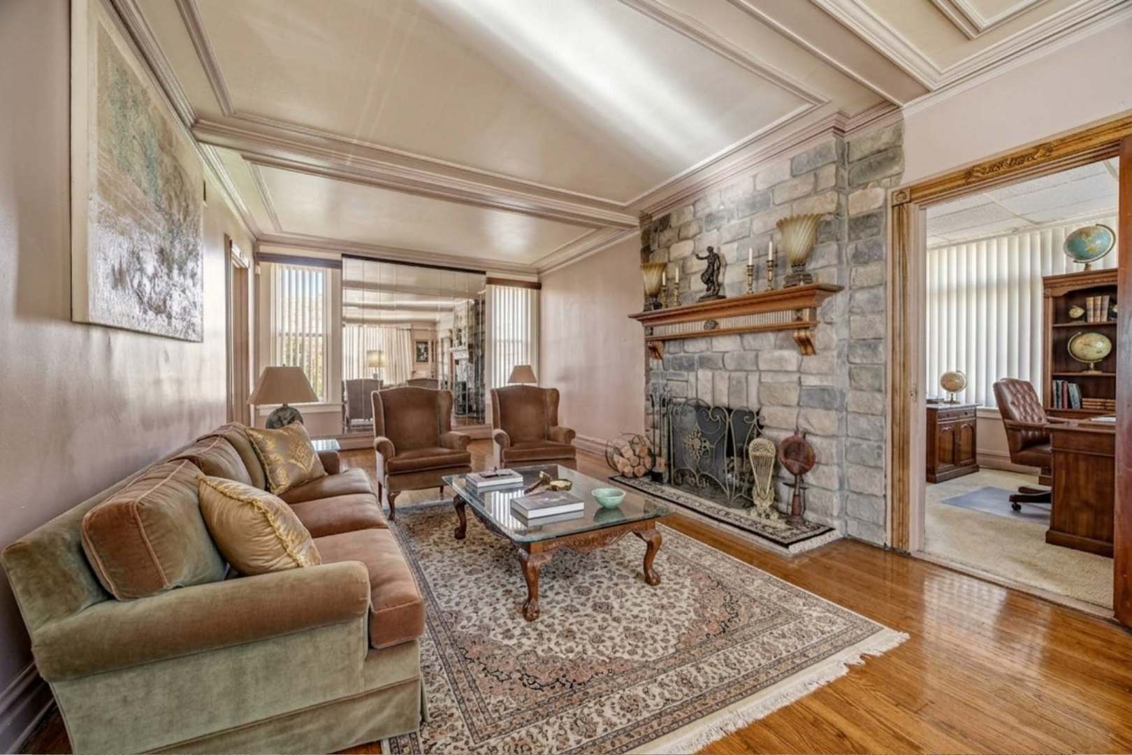 15 E 155th Street, Harvey, IL 60426