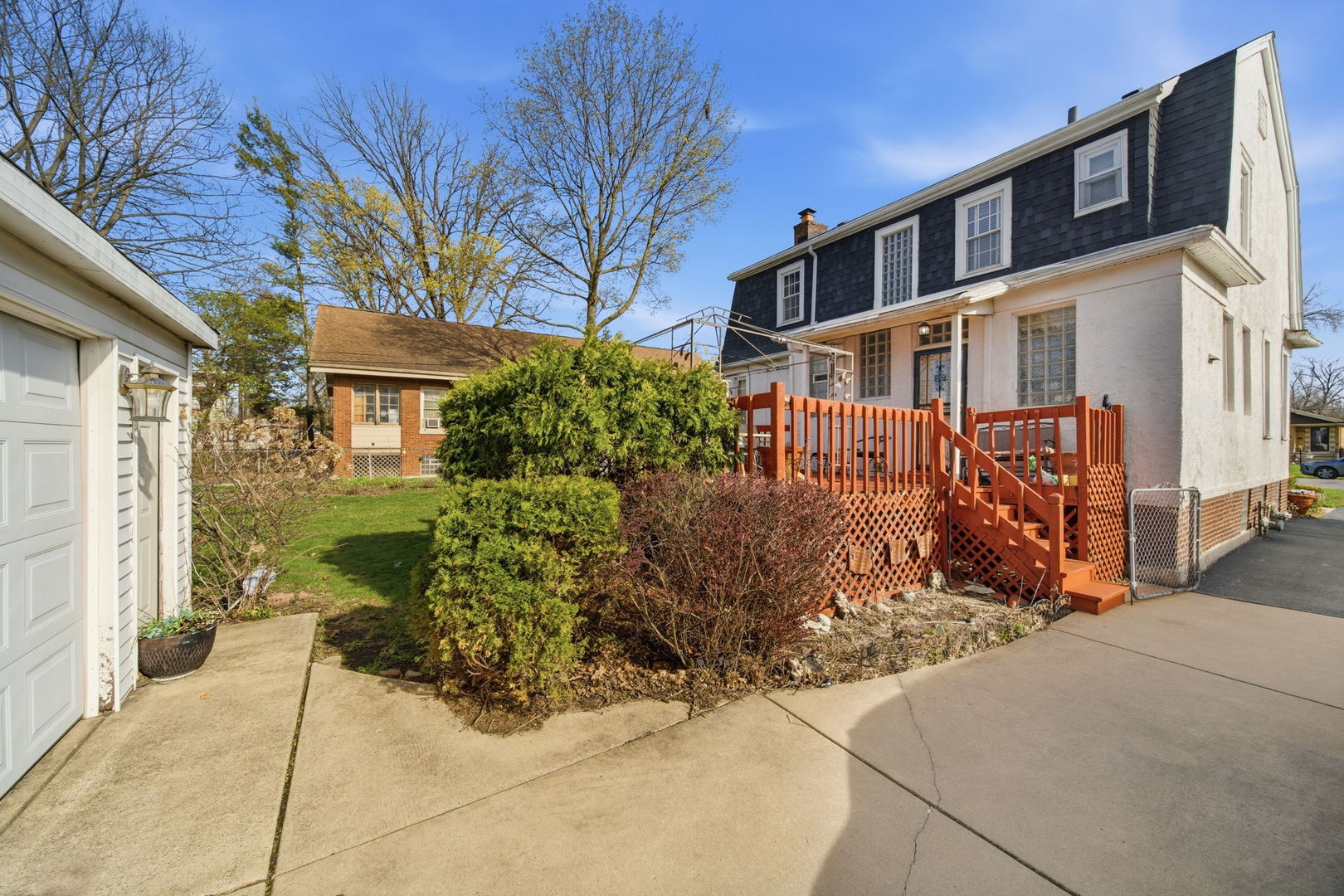 15 E 155th Street, Harvey, IL 60426