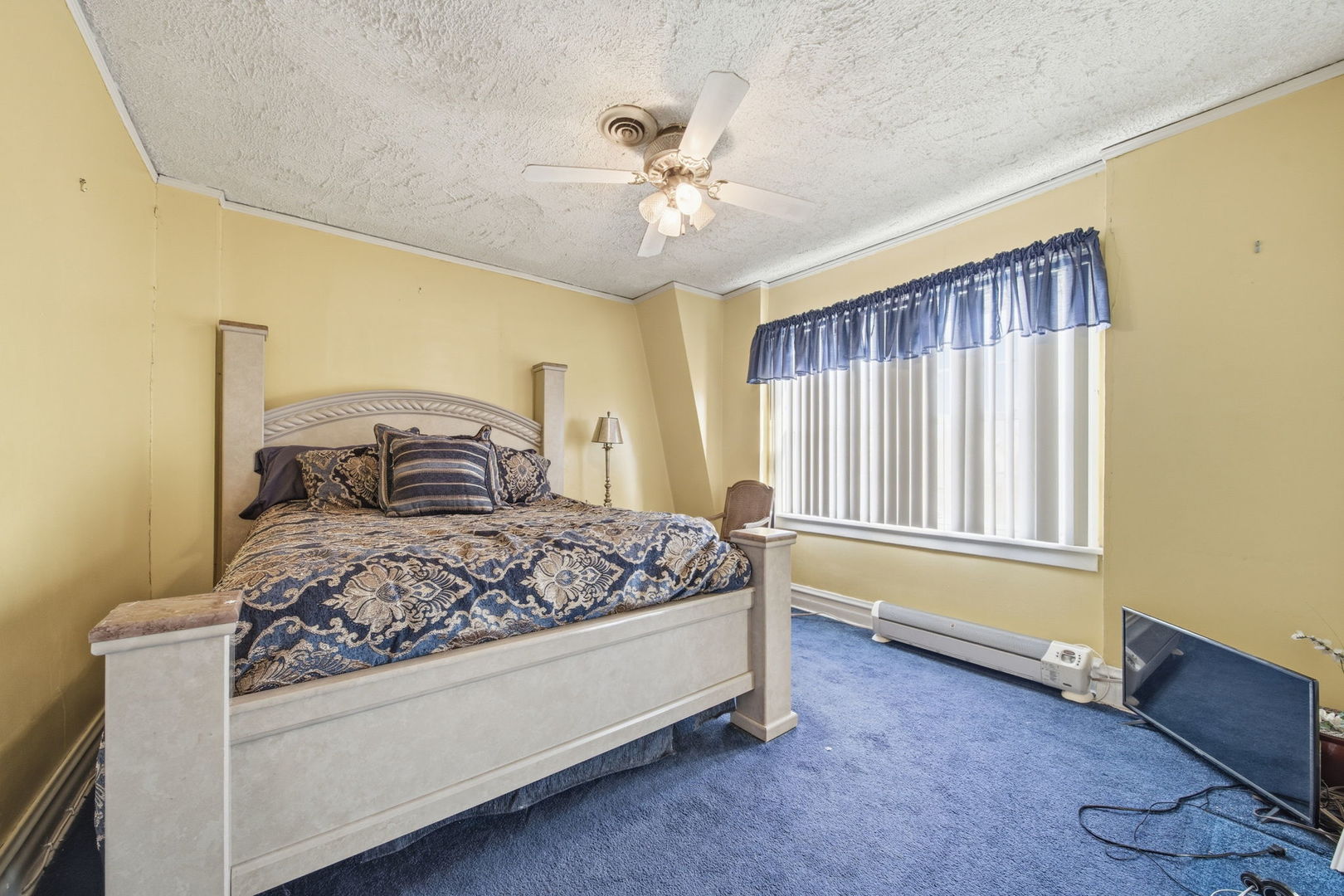 15 E 155th Street, Harvey, IL 60426