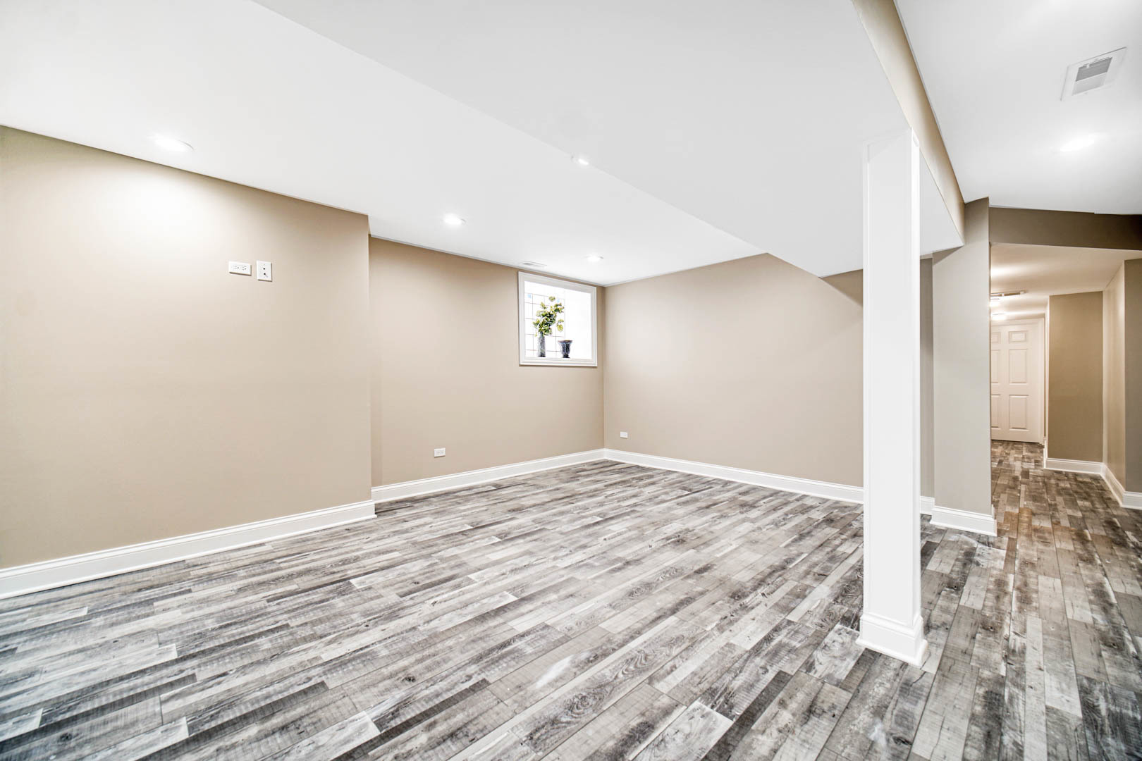 4558 S Ellis Avenue, Chicago, IL 60653