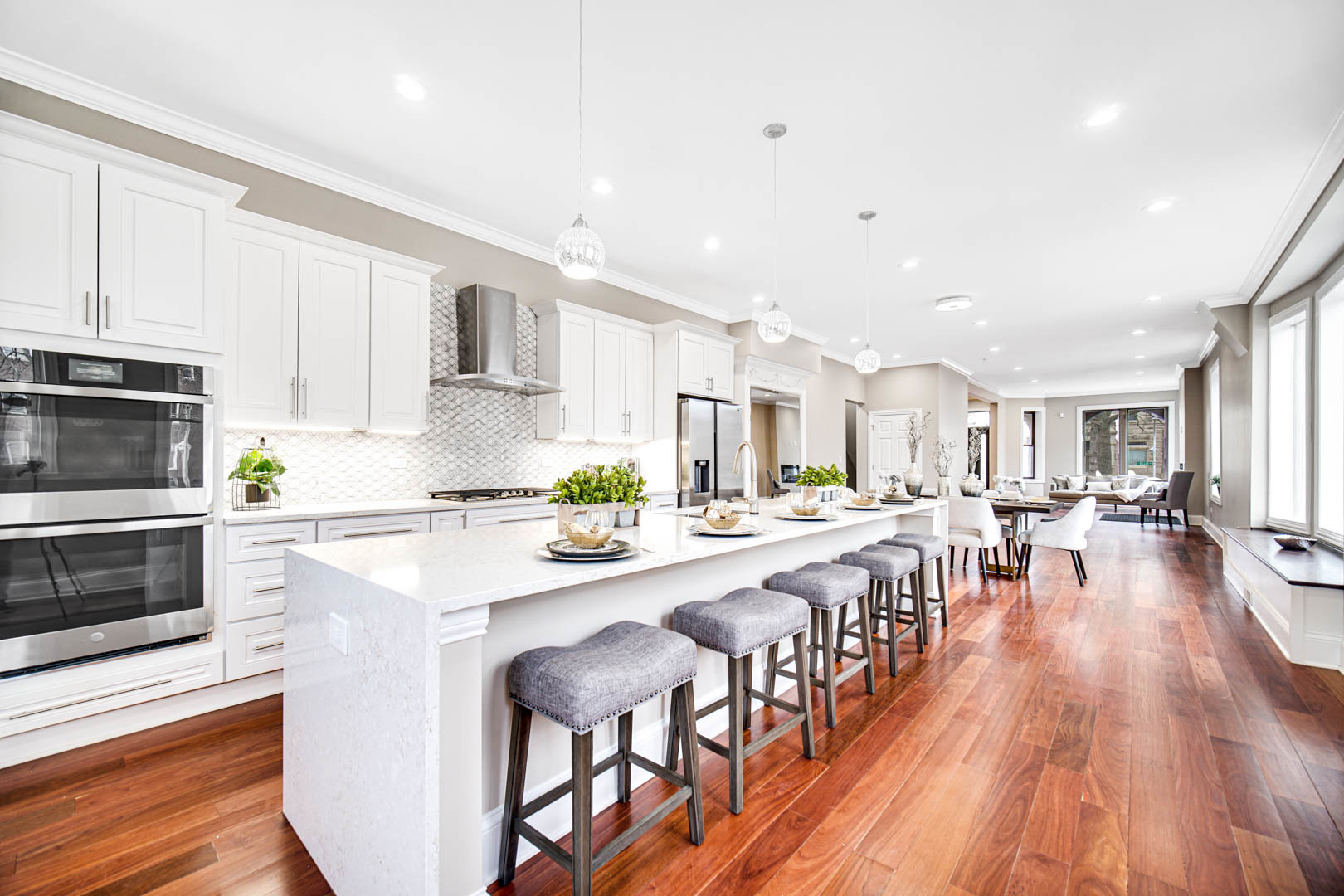 4558 S Ellis Avenue, Chicago, IL 60653