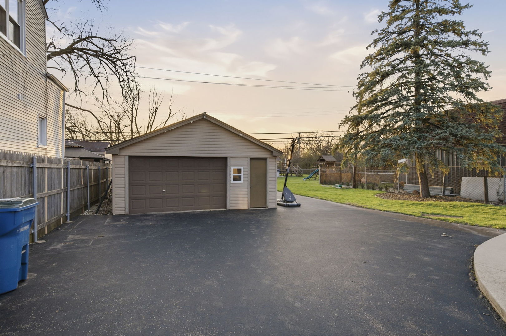 14426 Springfield Avenue, Midlothian, IL 60445