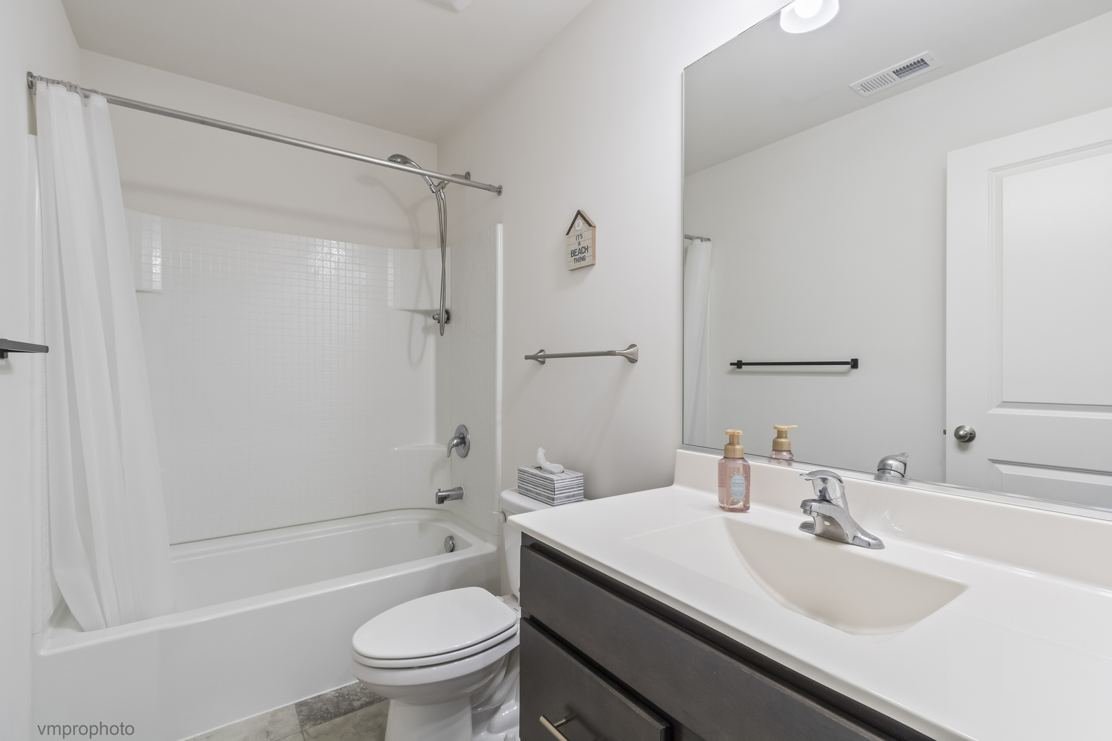 724 Wellington Lane, Cary, IL 60013