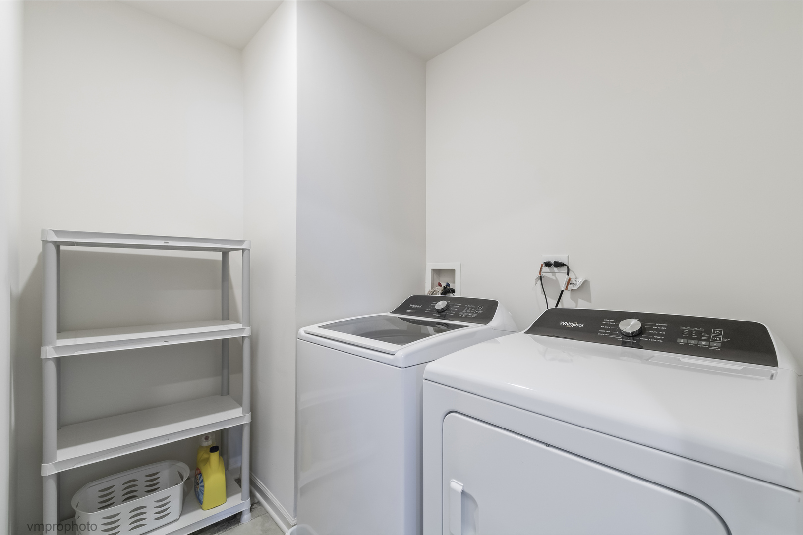 724 Wellington Lane, Cary, IL 60013