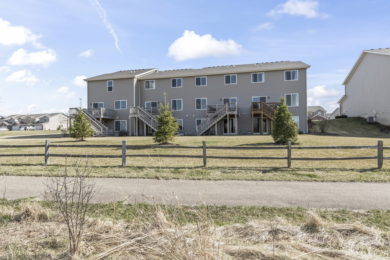 724 Wellington Lane, Cary, IL 60013