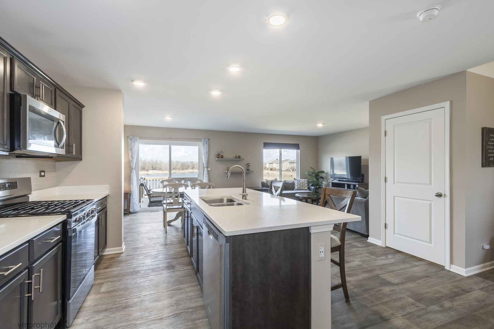 724 Wellington Lane, Cary, IL 60013