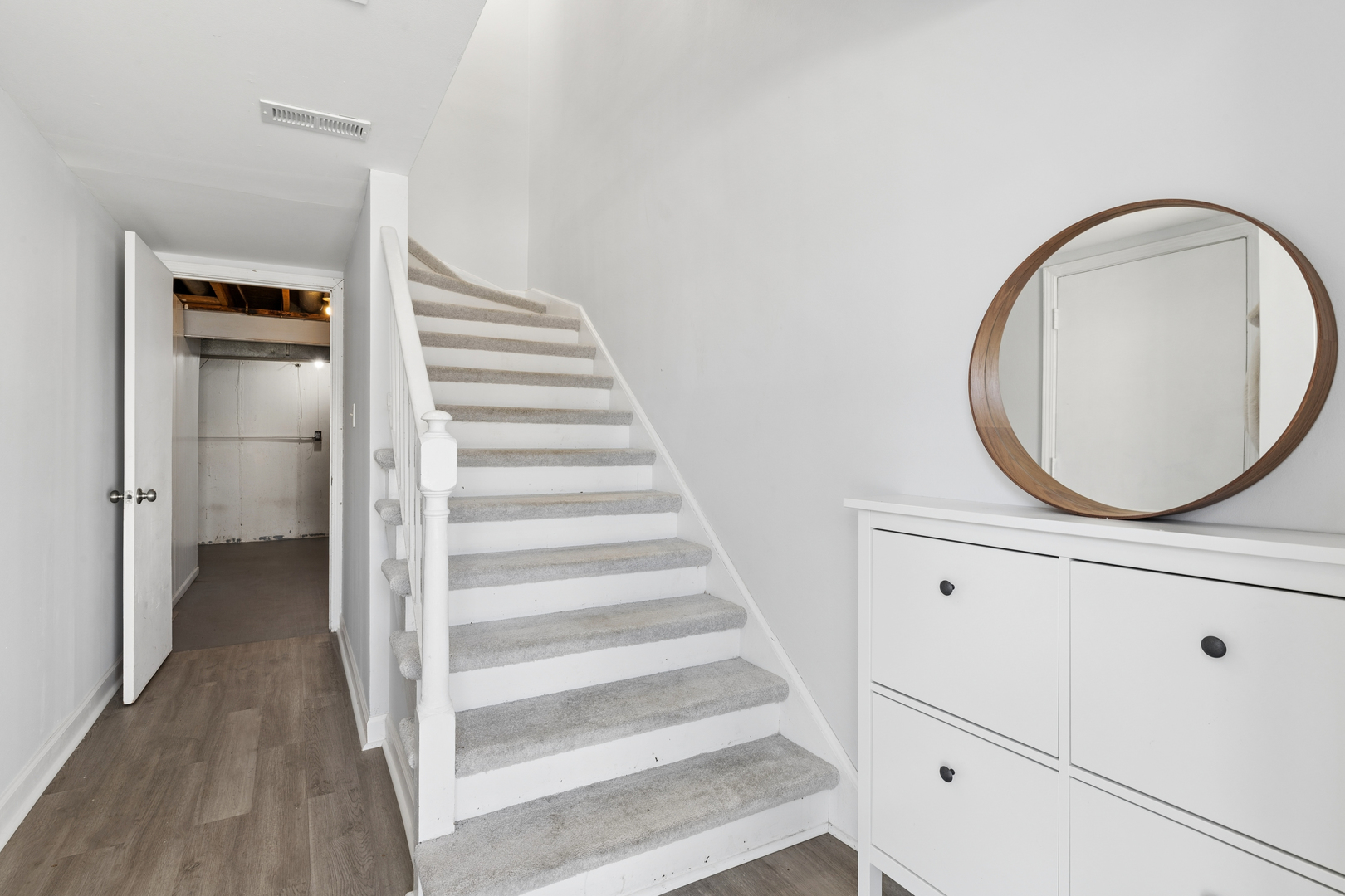 1936 Whitingham Lane, Hoffman Estates, IL 60169