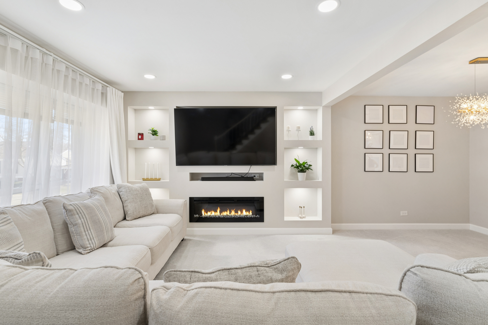 1936 Whitingham Lane, Hoffman Estates, IL 60169