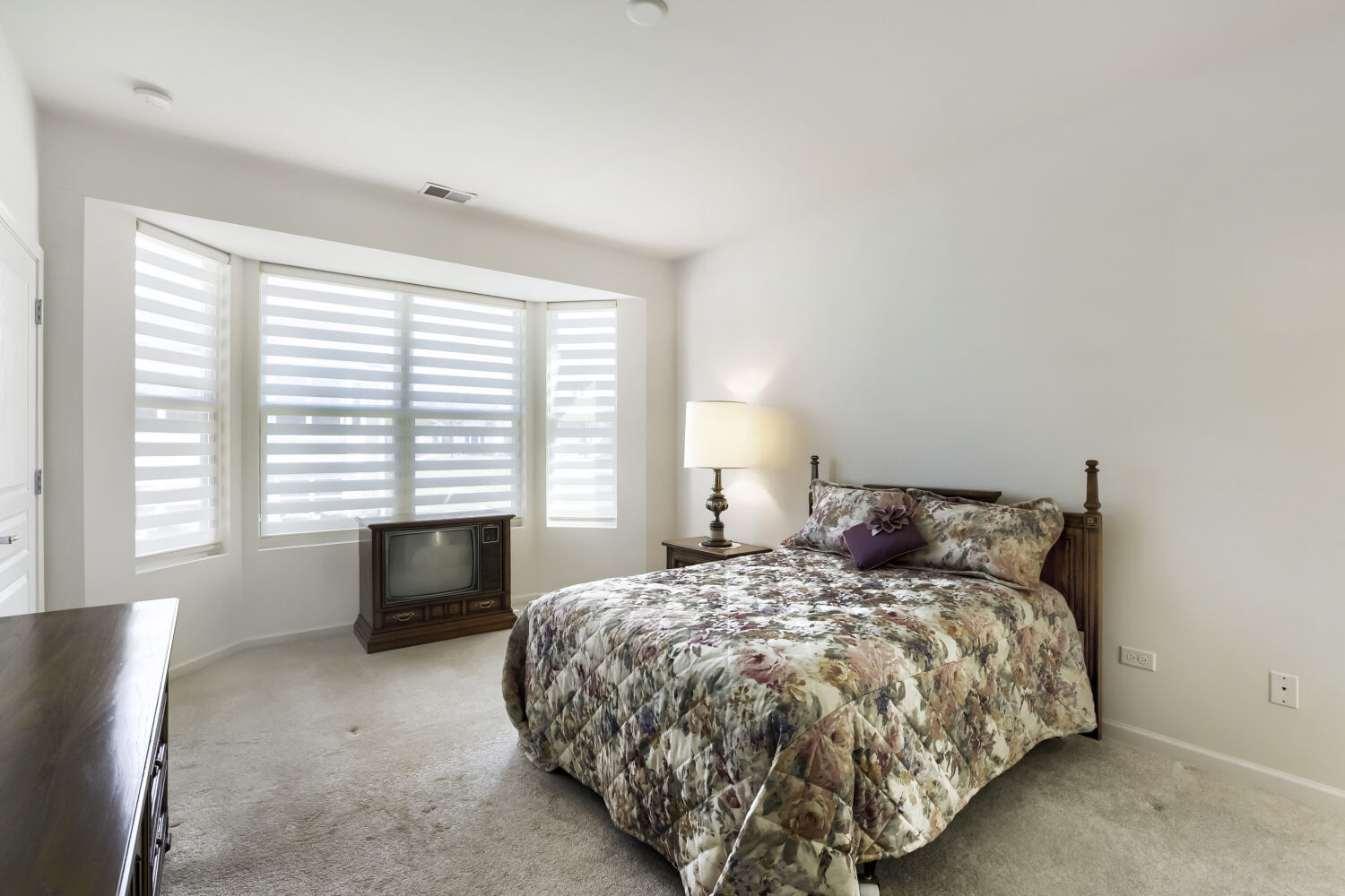 3321 Rockwell Circle, Mundelein, IL 60060