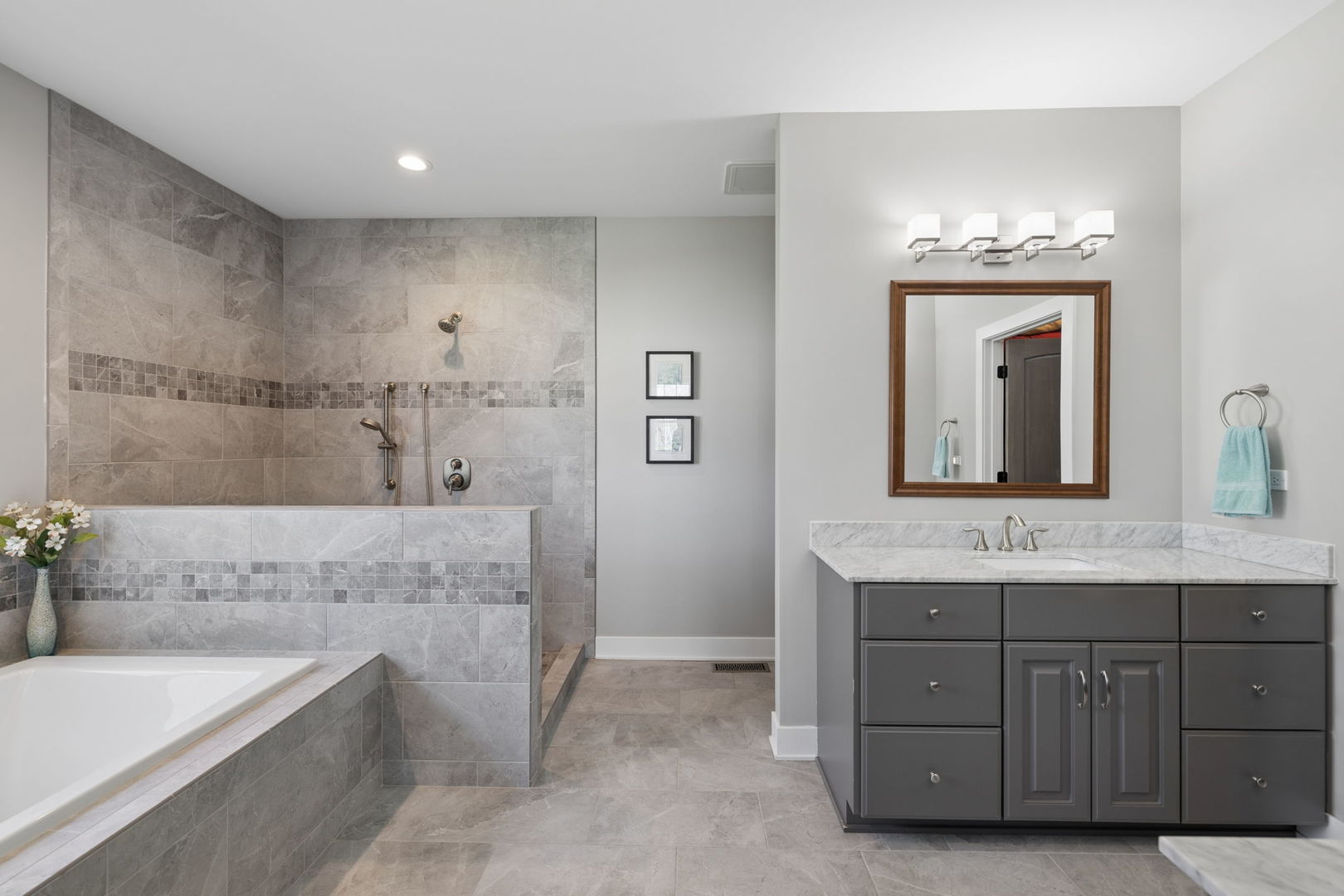 15919 Burr Oak Road, Plano, IL 60545