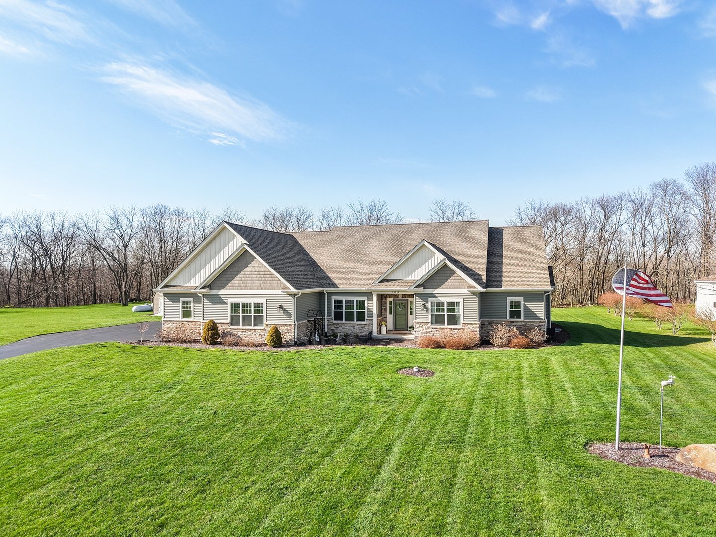 15919 Burr Oak Road, Plano, IL 60545