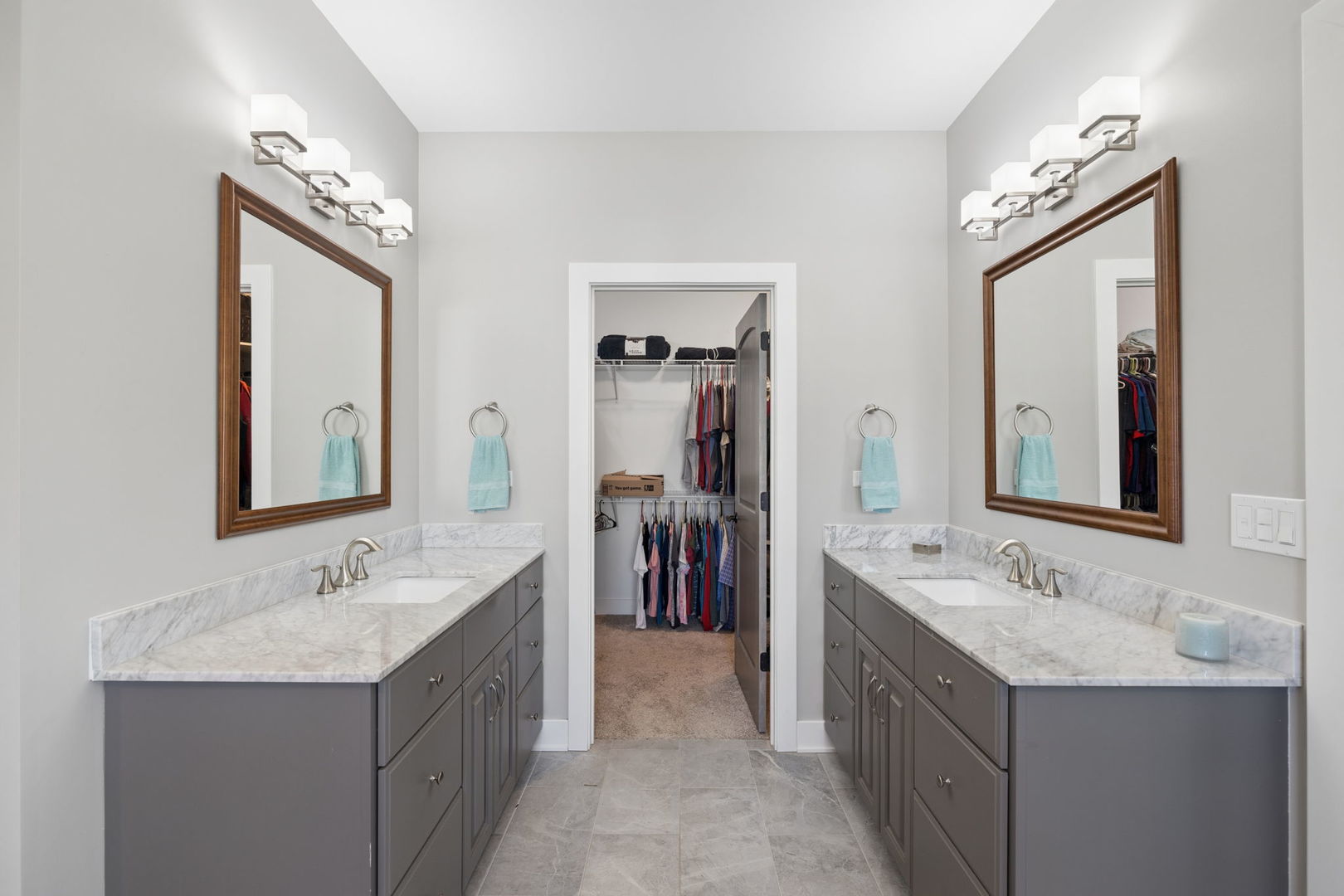 15919 Burr Oak Road, Plano, IL 60545