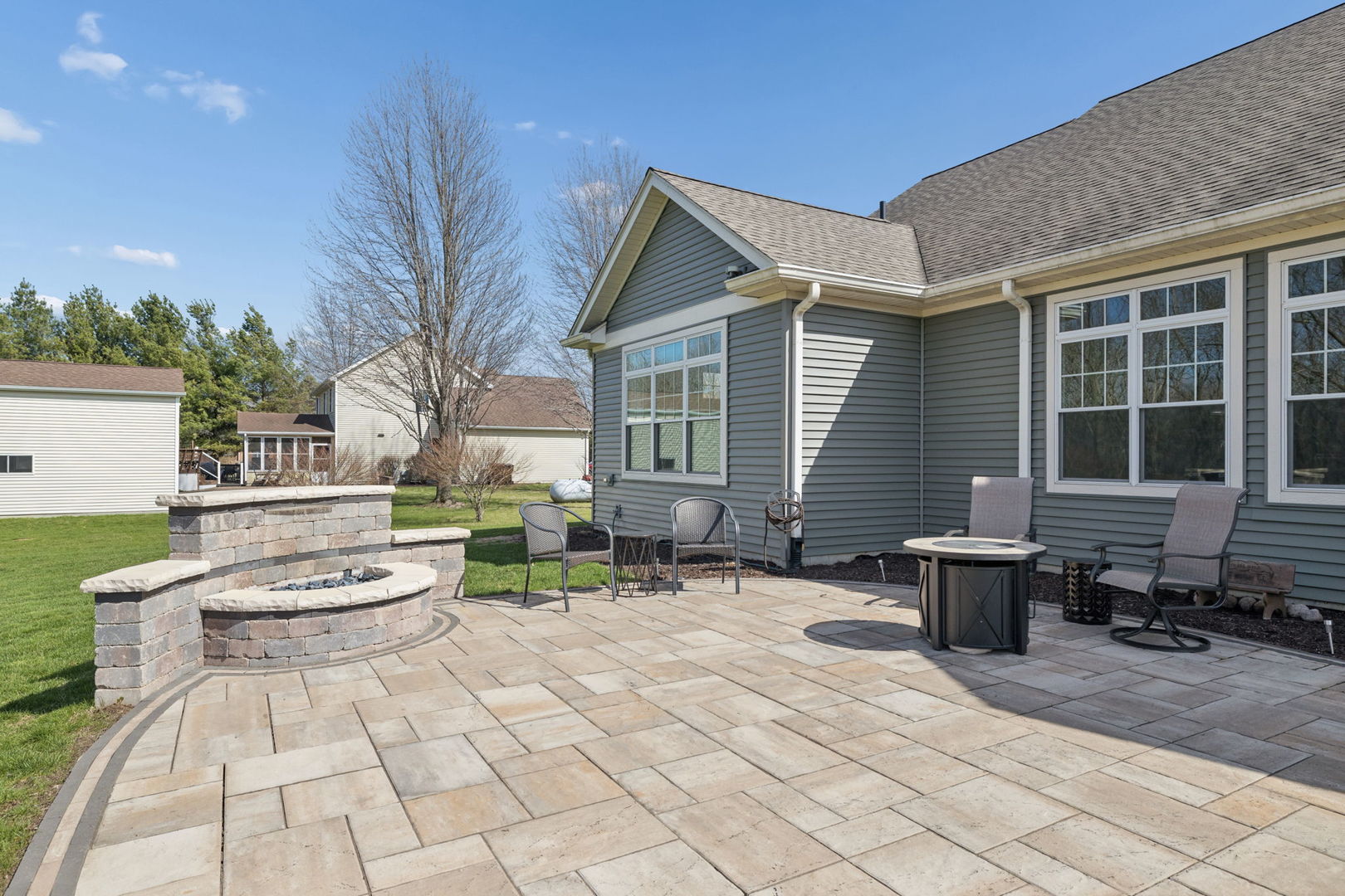 15919 Burr Oak Road, Plano, IL 60545