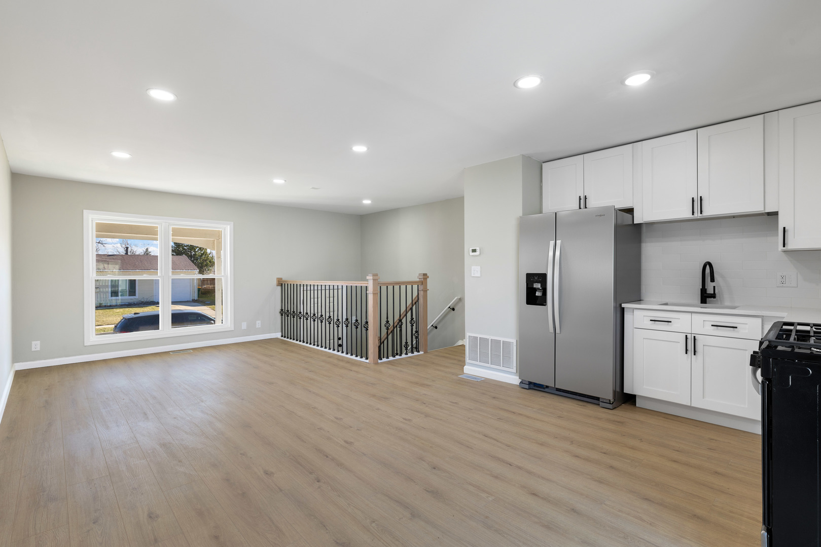 222 Pell Avenue, Romeoville, IL 60446