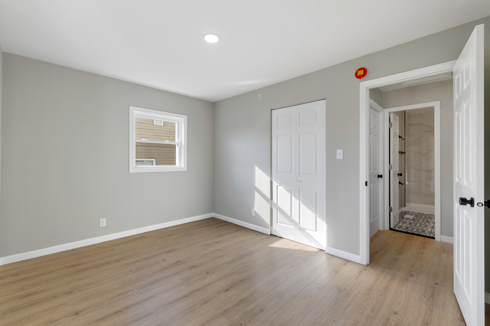 222 Pell Avenue, Romeoville, IL 60446