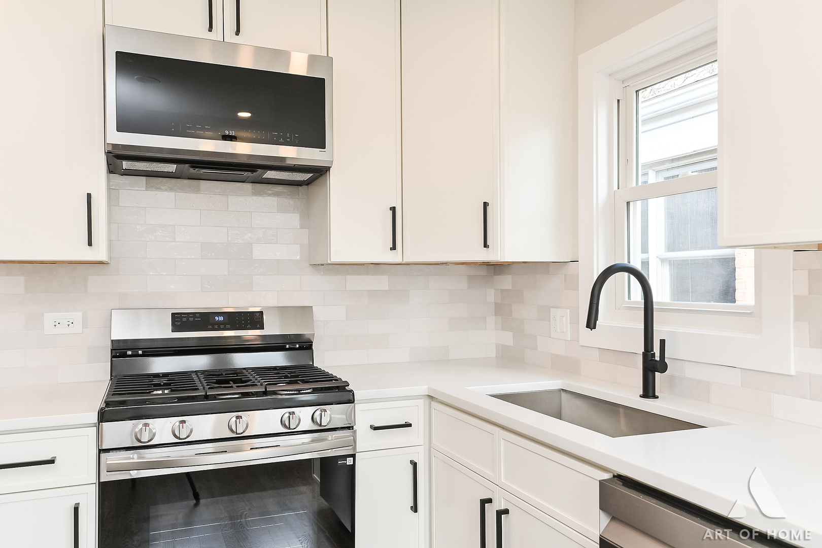 10455 S Whipple Street, Chicago, IL 60655