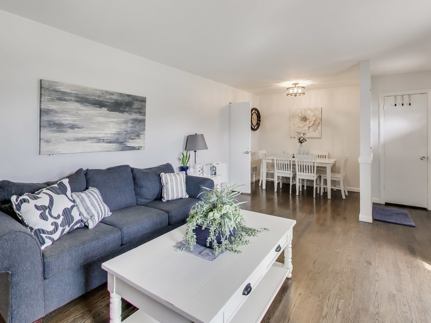 8124 W Courtland Avenue, Harwood Heights, IL 60706