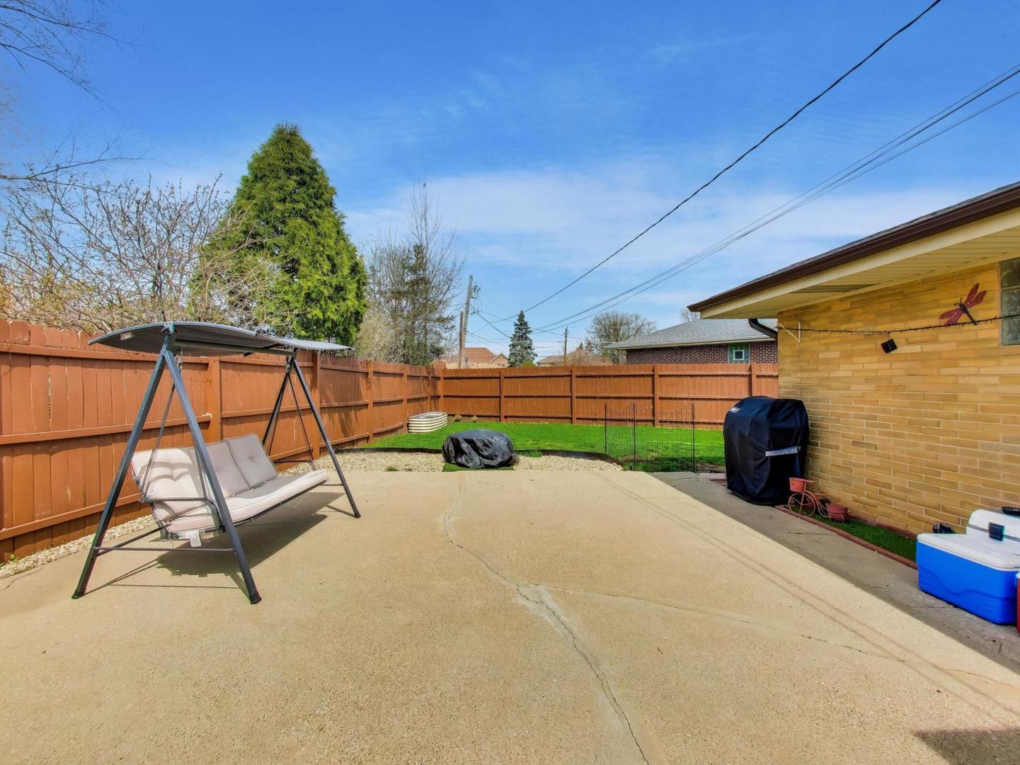 8124 W Courtland Avenue, Harwood Heights, IL 60706