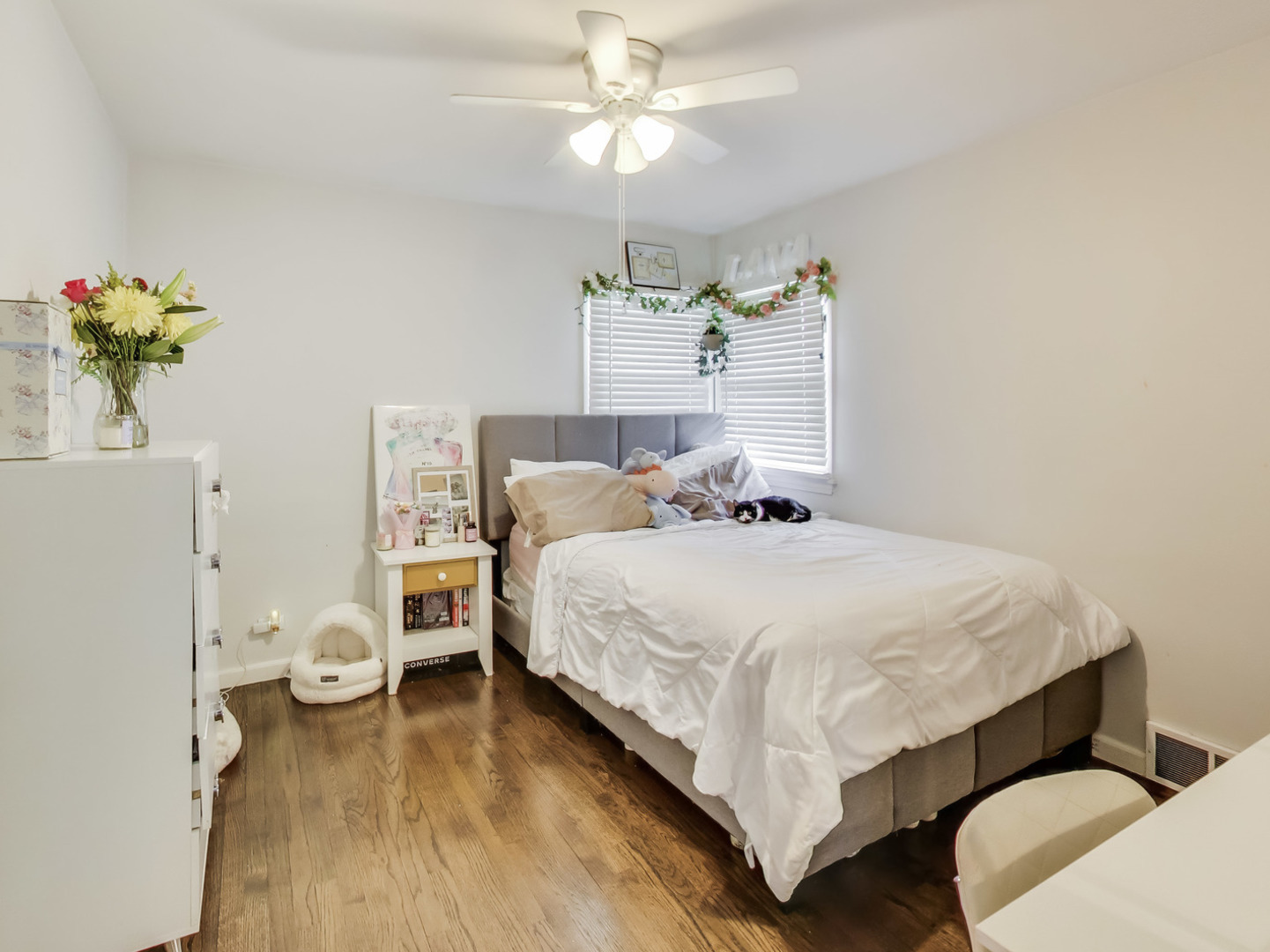 8124 W Courtland Avenue, Harwood Heights, IL 60706