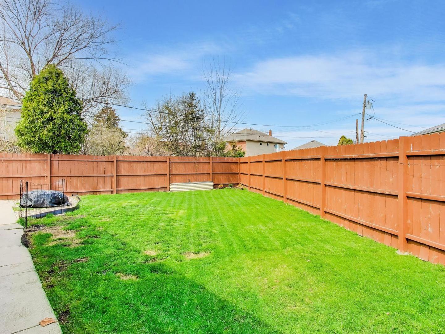 8124 W Courtland Avenue, Harwood Heights, IL 60706