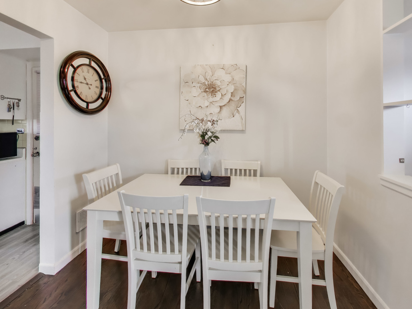 8124 W Courtland Avenue, Harwood Heights, IL 60706