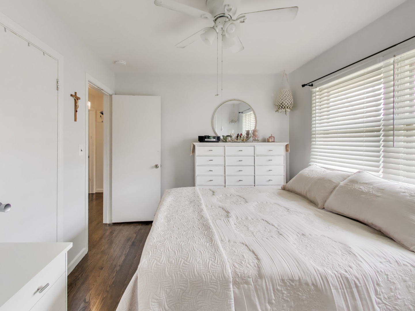 8124 W Courtland Avenue, Harwood Heights, IL 60706