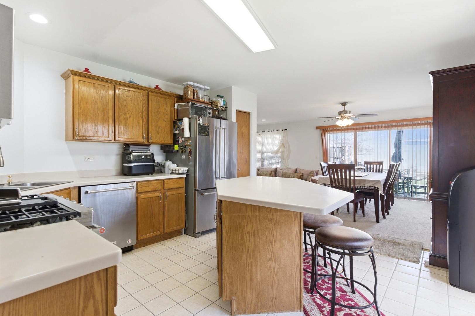 3138 REFLECTION Drive, Naperville, IL 60564