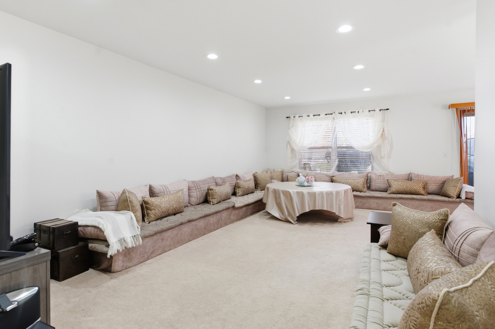 3138 REFLECTION Drive, Naperville, IL 60564