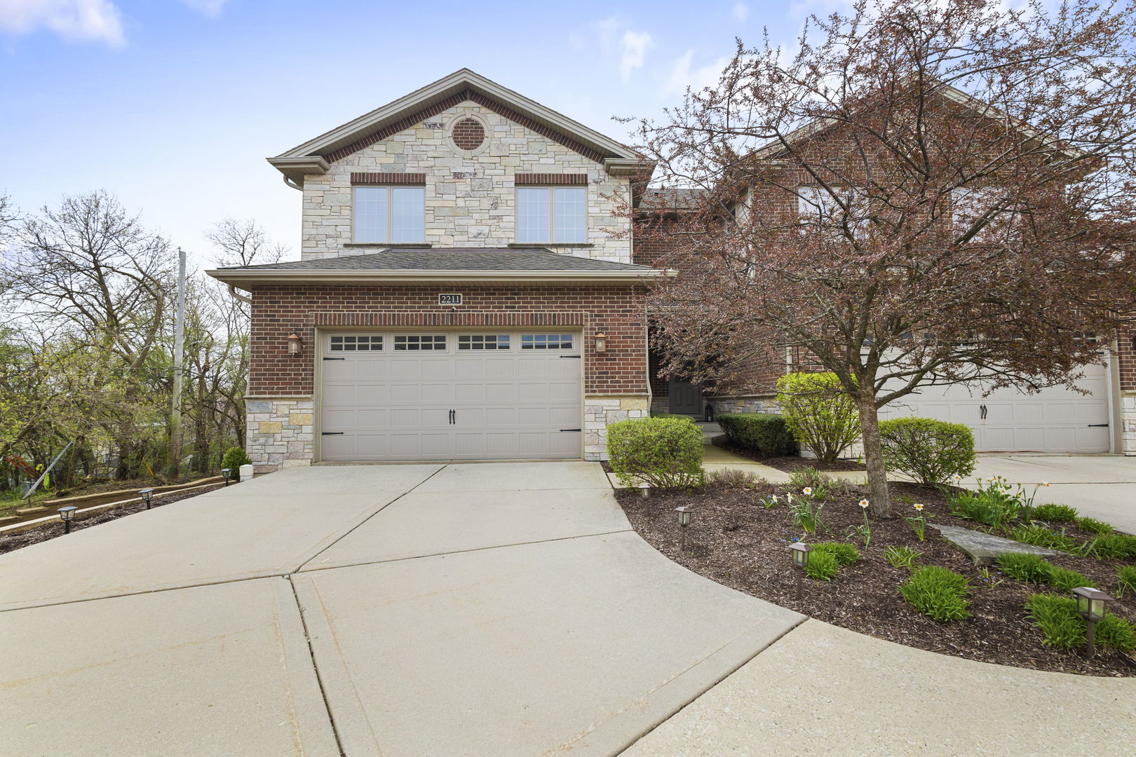 2211 Maple Hill Court, Downers Grove, IL 60515