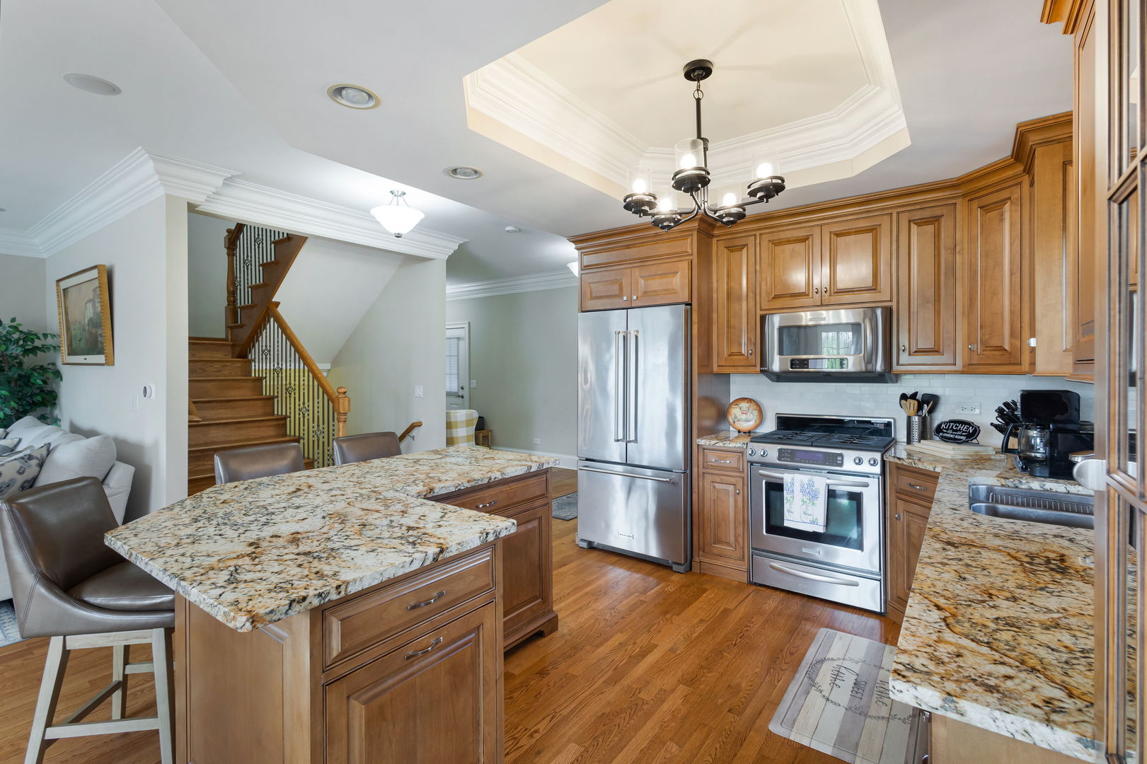 2211 Maple Hill Court, Downers Grove, IL 60515