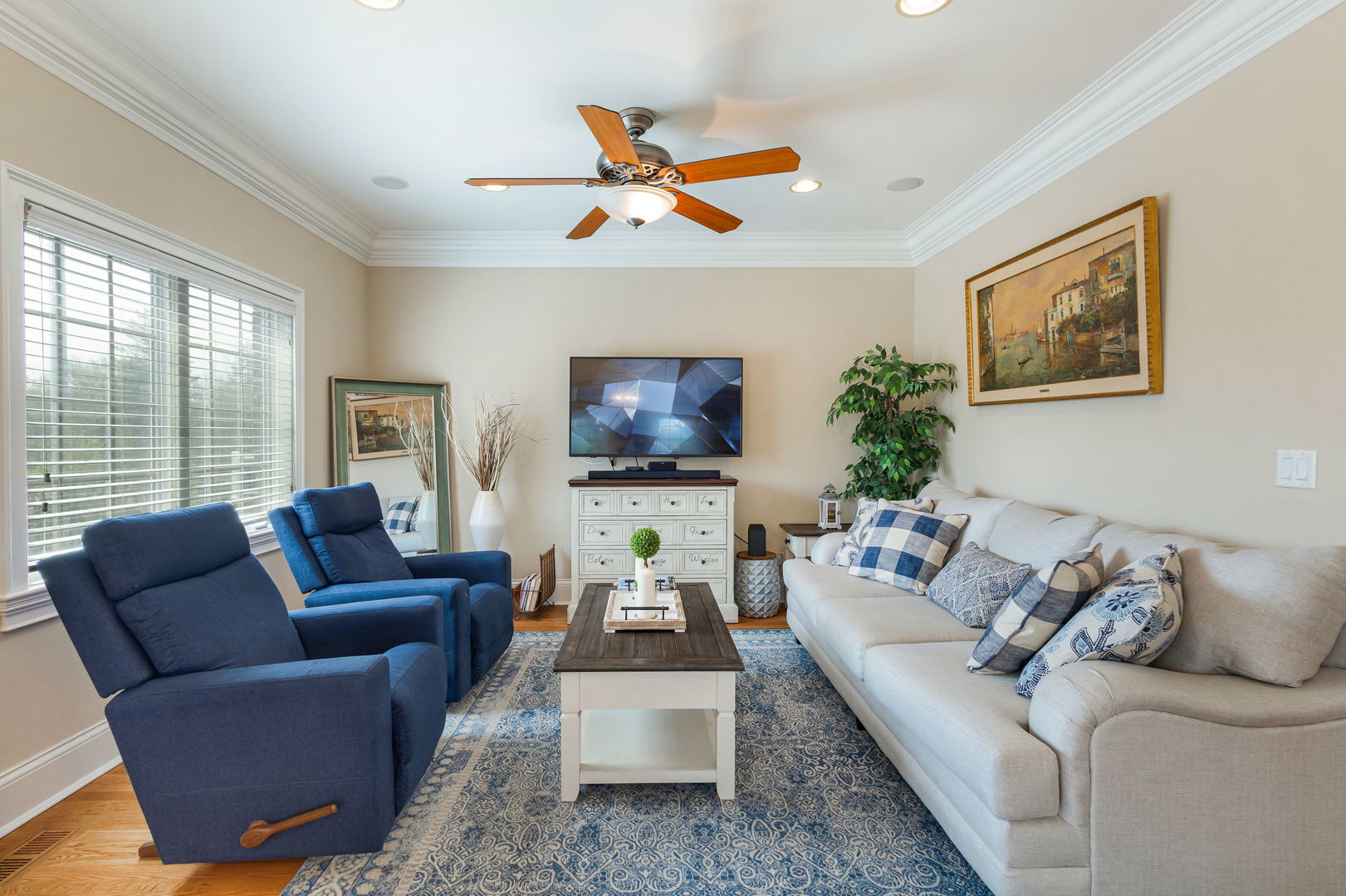 2211 Maple Hill Court, Downers Grove, IL 60515