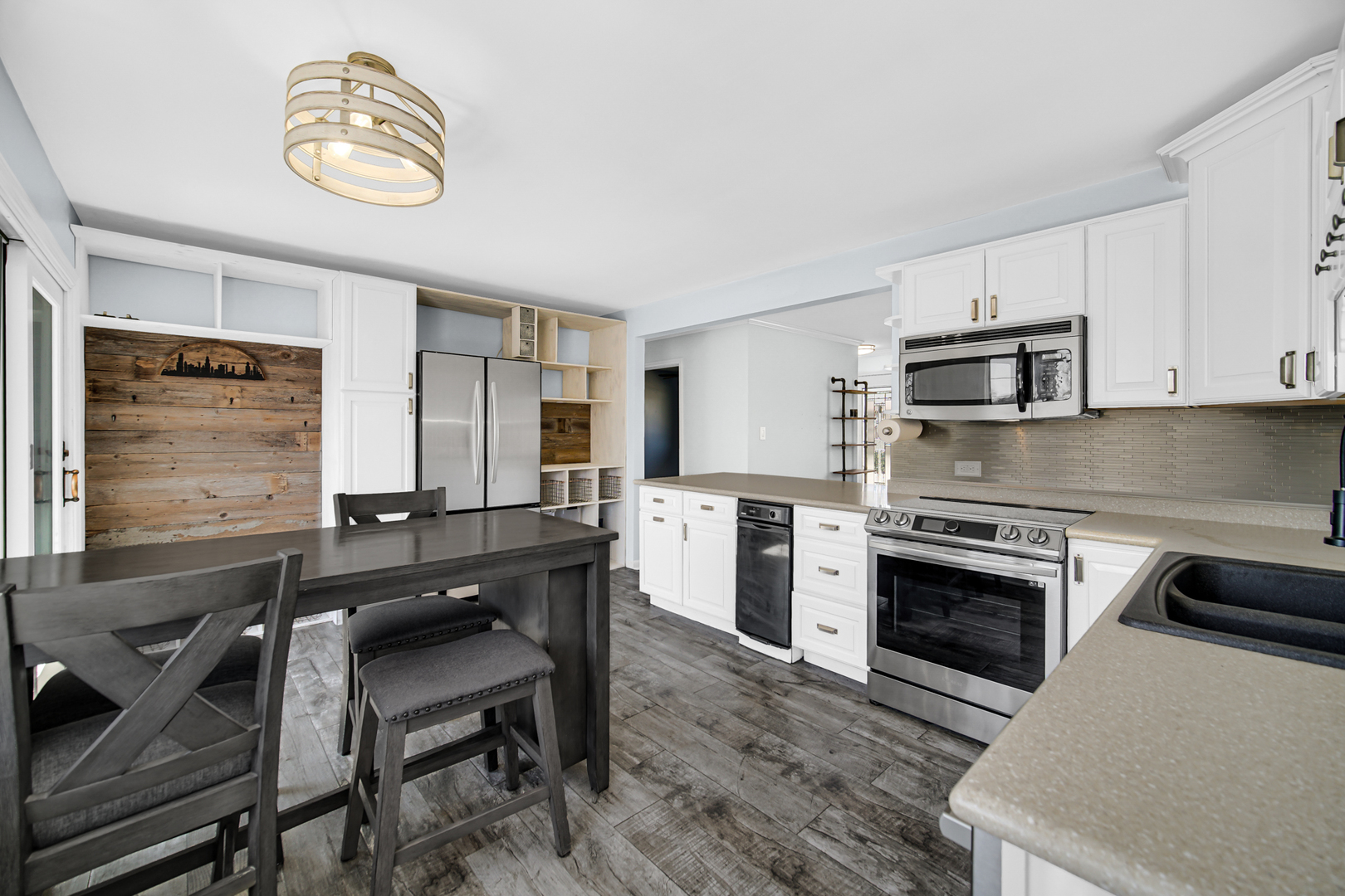 661 W Saint Aubin Drive, Addison, IL 60101