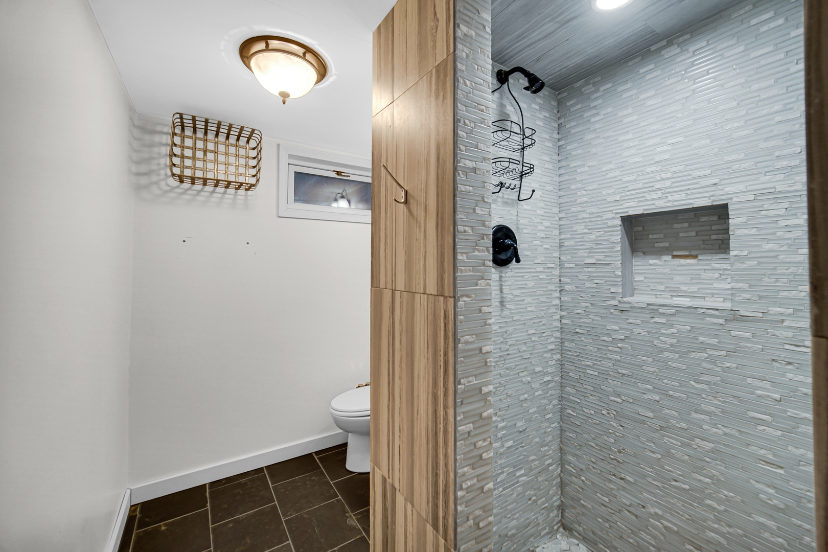 661 W Saint Aubin Drive, Addison, IL 60101