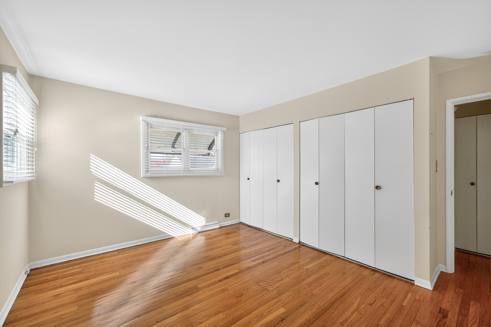 423 S Yale Avenue, Addison, IL 60101