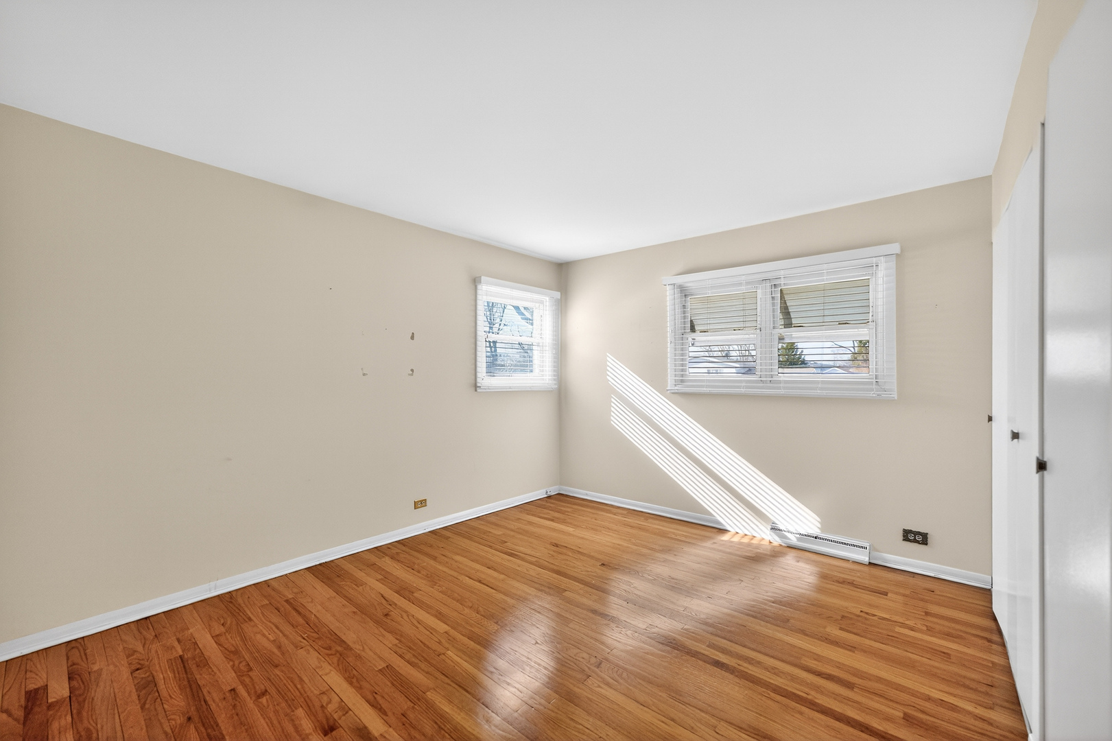 423 S Yale Avenue, Addison, IL 60101