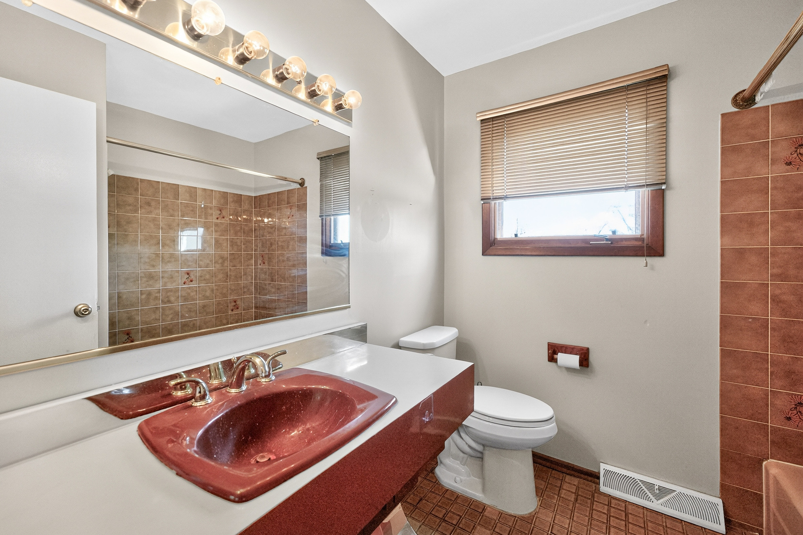 423 S Yale Avenue, Addison, IL 60101