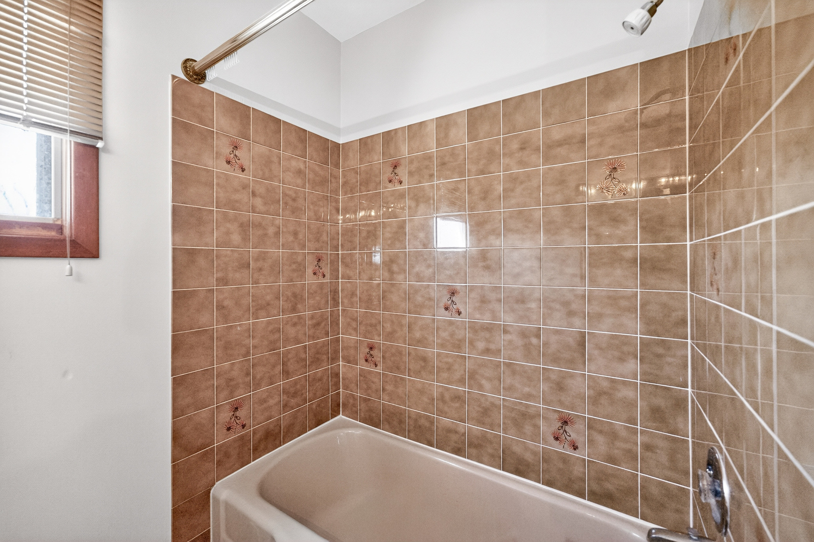 423 S Yale Avenue, Addison, IL 60101