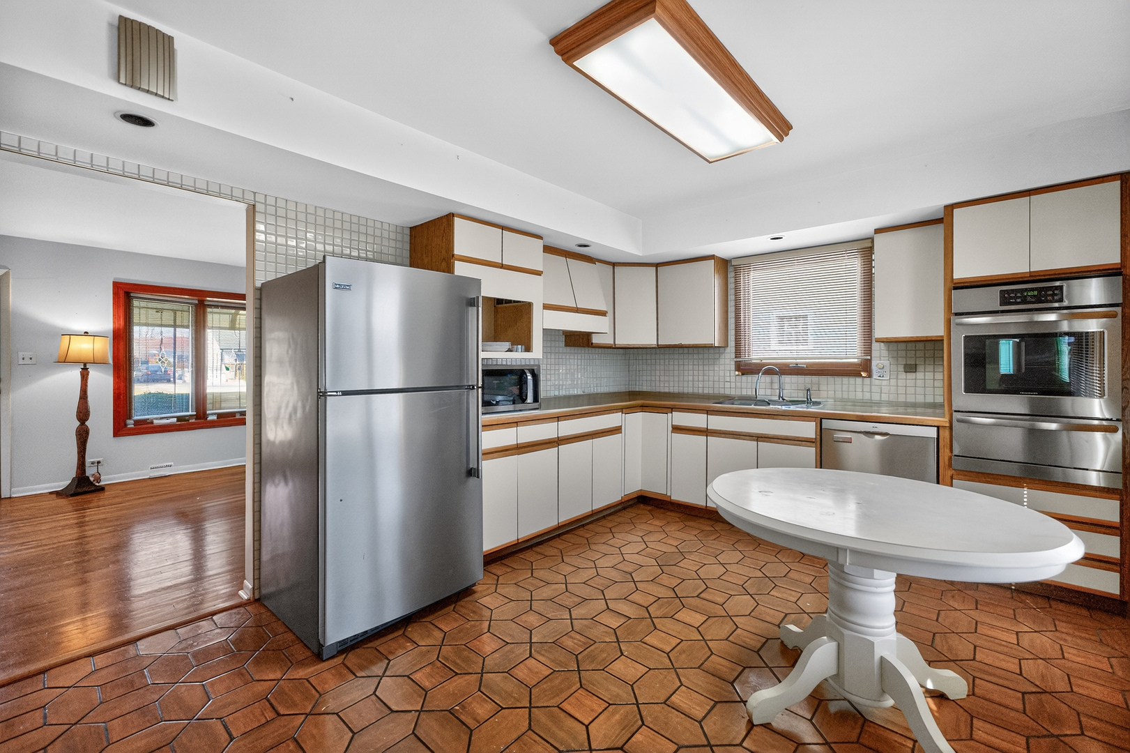 423 S Yale Avenue, Addison, IL 60101