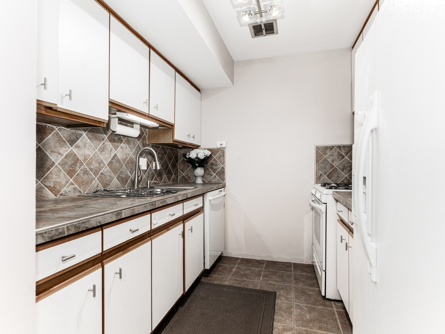 5A Kingery Quarter #102, Willowbrook, IL 60527