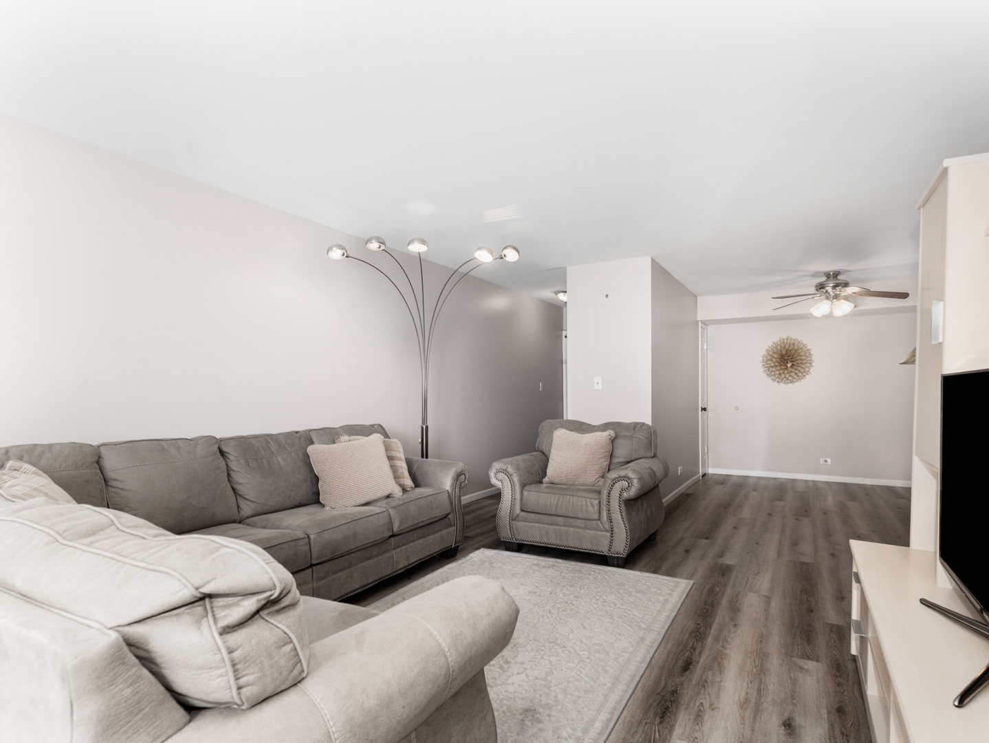 5A Kingery Quarter #102, Willowbrook, IL 60527