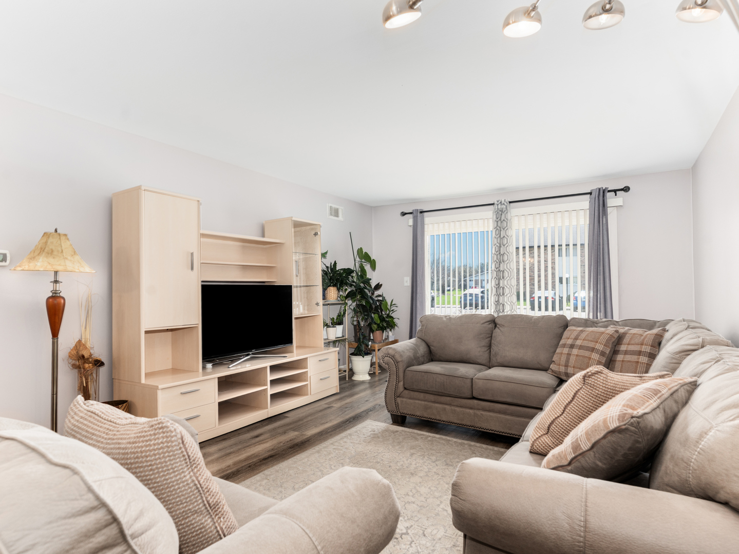 5A Kingery Quarter #102, Willowbrook, IL 60527