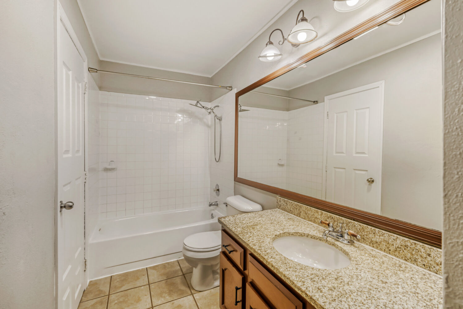 2058 Leeward Lane, Hanover Park, IL 60133