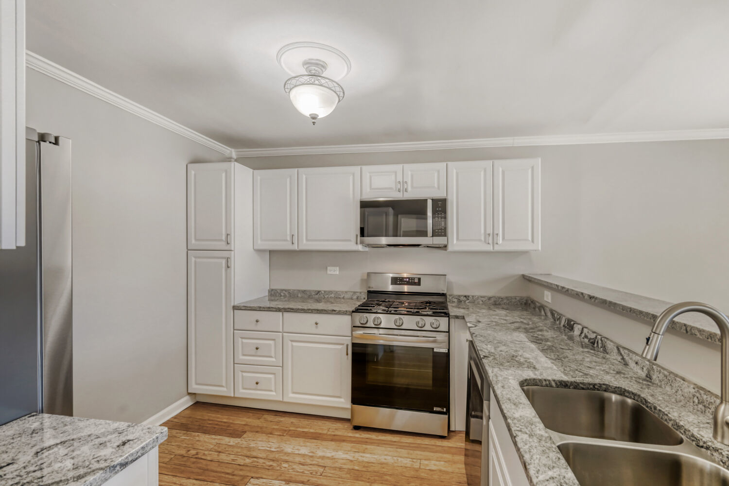 2058 Leeward Lane, Hanover Park, IL 60133