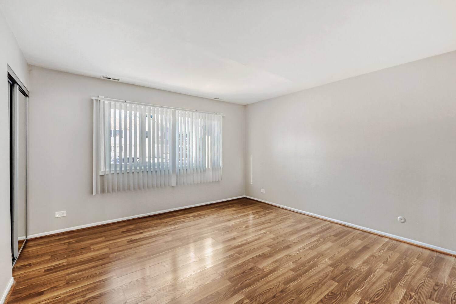 2058 Leeward Lane, Hanover Park, IL 60133