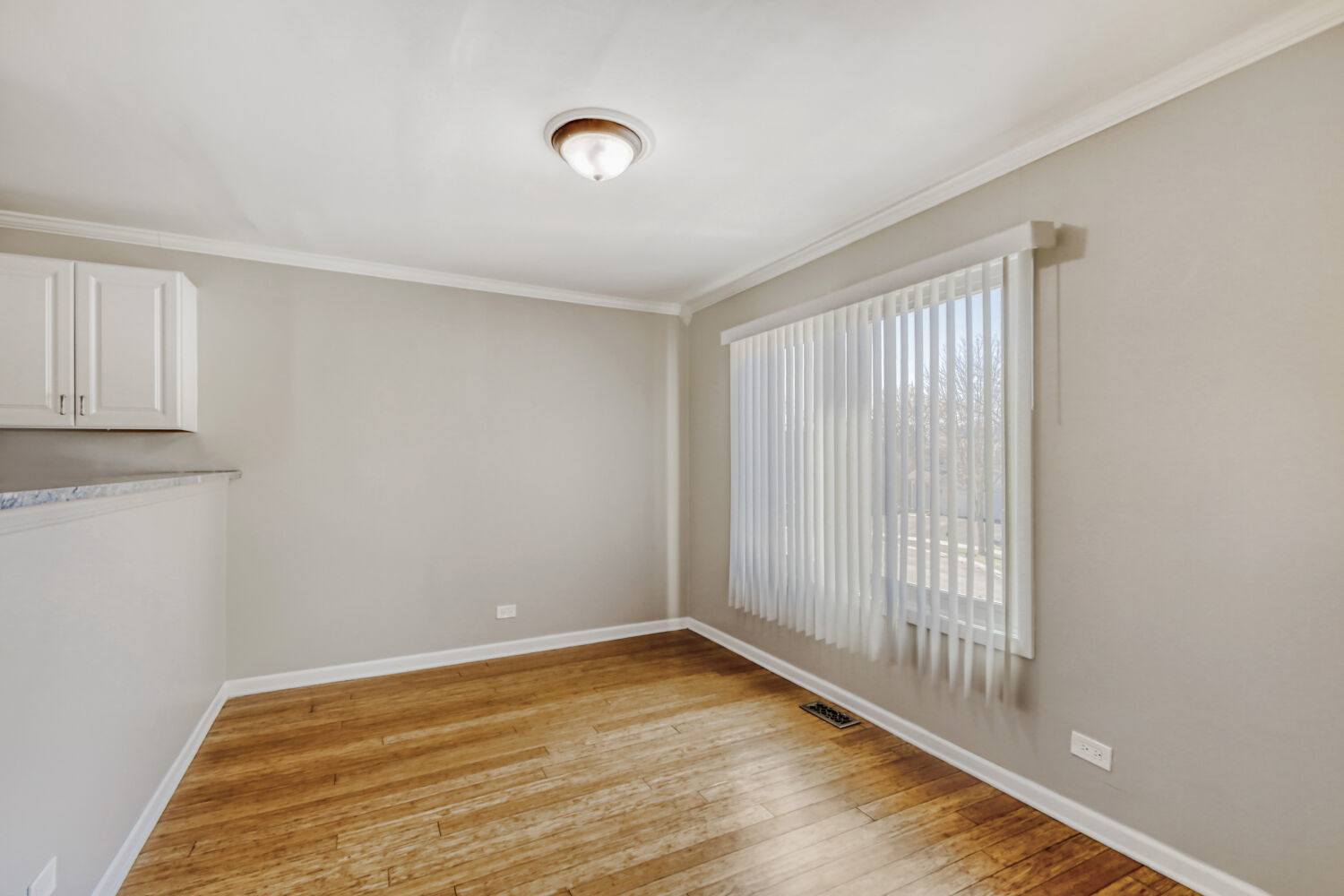 2058 Leeward Lane, Hanover Park, IL 60133