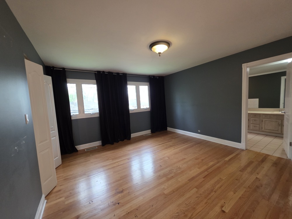 5787 N Clifford Avenue, Chicago, IL 60646