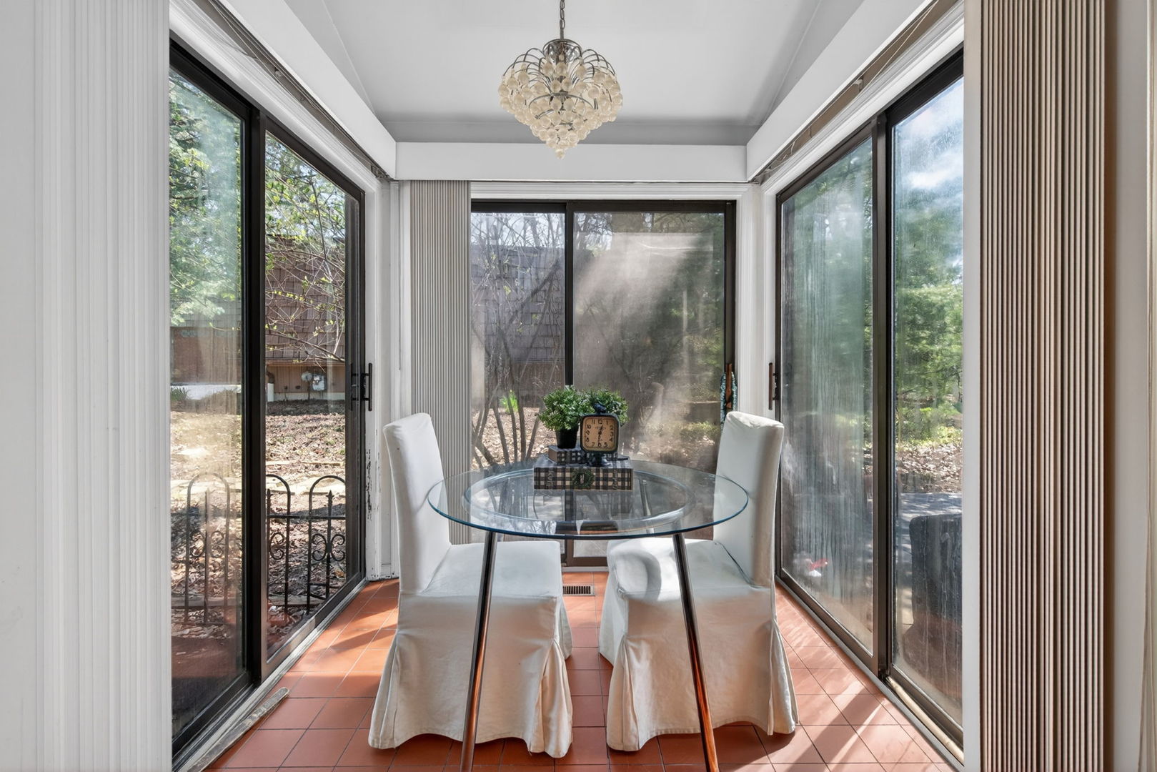 812 TAM O SHANTER Circle, Bolingbrook, IL 60440