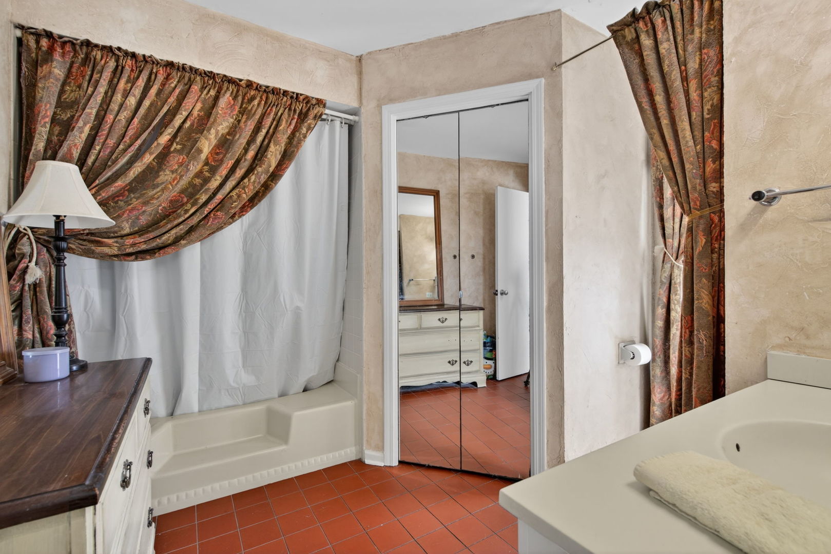 812 TAM O SHANTER Circle, Bolingbrook, IL 60440