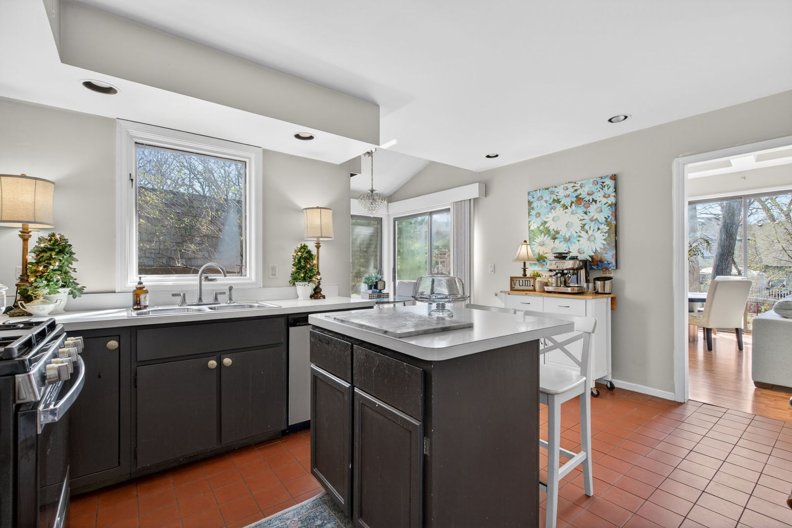 812 TAM O SHANTER Circle, Bolingbrook, IL 60440