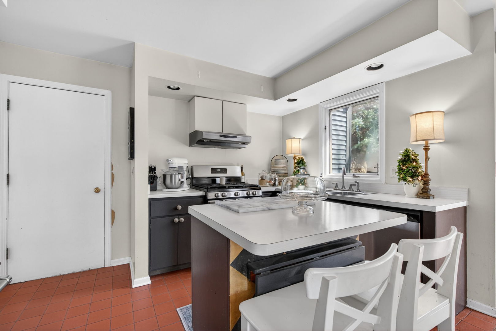 812 TAM O SHANTER Circle, Bolingbrook, IL 60440